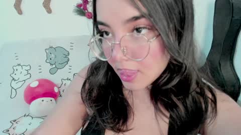Snapshot of naoko_uwu chatting on December 2024 01:45:02 PM Naoko online show from December 2024 01:45:02 PM