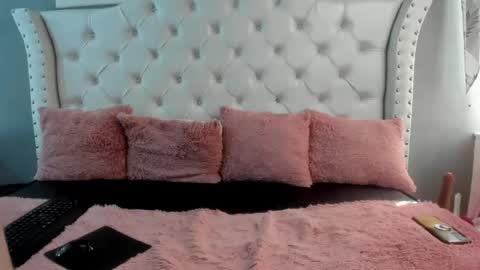 naomi online show from October 2025 01:44:01 PM