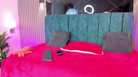 Naomi online show from February 2026 12:23:01 PM