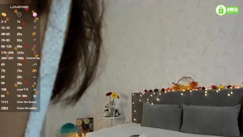 Naomi online show from October 2025 02:16:02 PM