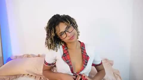 naomidawson online show from July 2026 12:13:02 AM