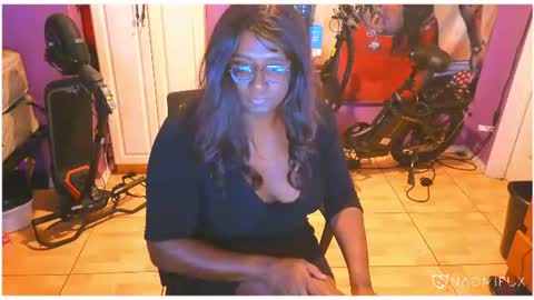 Snapshot of naomifux chatting on June 2026 10:47:02 PM Naomi online show from June 2026 10:47:02 PM