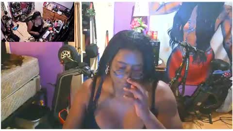 Snapshot of naomifux chatting on July 2026 12:59:02 AM Naomi online show from July 2026 12:59:02 AM