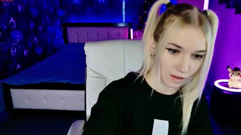 naomihita online show from December 2025 09:16:02 AM