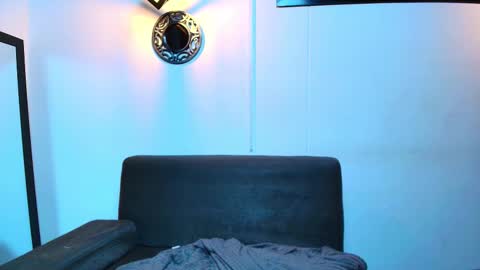 Naomi Campbel online show from October 2025 02:34:02 AM