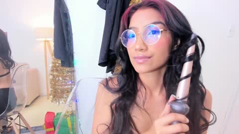 naomiiii   online show from December 2024 06:50:02 PM