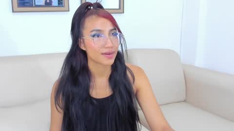 naomiiii   online show from January 2025 01:08:01 AM