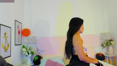 naomiiii   online show from October 2025 11:53:01 AM