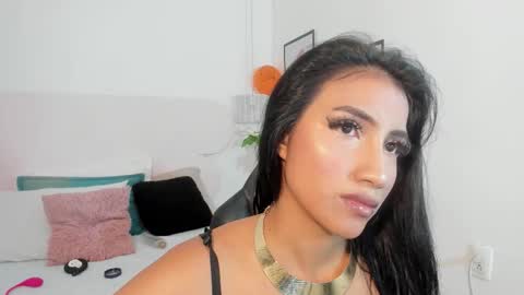 naomiiii   online show from October 2025 11:55:01 AM