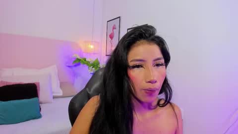 naomiiii   online show from October 2025 11:43:01 AM