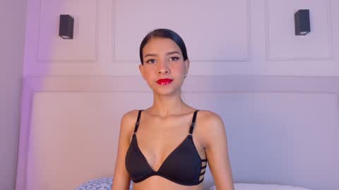 Snapshot of naomiklarc chatting on January 2025 12:52:02 PM Naomi Klarc online show from January 2025 12:52:02 PM