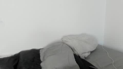 Naomi Moore online show from November 2025 10:20:02 PM