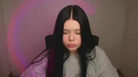 Naomi online show from October 2025 05:45:02 PM