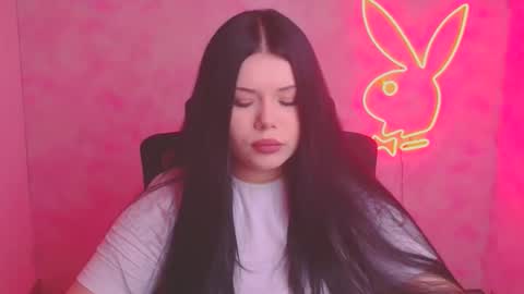 Naomi online show from November 2025 12:38:02 PM