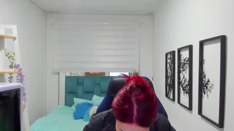 naomy online show from December 2025 01:44:02 AM