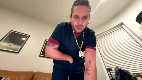 Napolisnaples online show from December 2025 03:02:01 AM