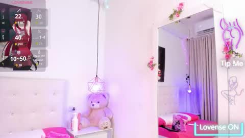 nara_pink online show from November 2025 01:02:02 PM