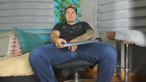 Snapshot of narciso_kh chatting on January 2025 01:46:01 PM deibyd online show from January 2025 01:46:01 PM