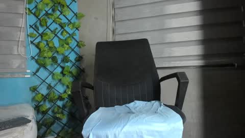 Snapshot of narciso_kh chatting on January 2025 01:27:01 PM deibyd online show from January 2025 01:27:01 PM
