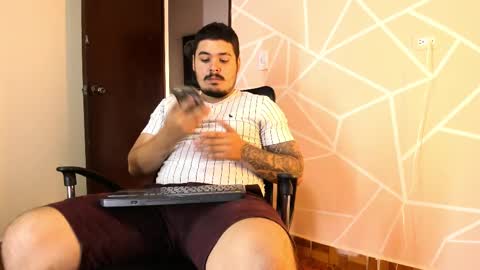 Snapshot of narciso_kh chatting on February 2025 02:25:02 PM deibyd online show from February 2025 02:25:02 PM