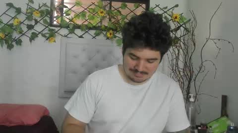 Snapshot of narciso_kh chatting on October 2025 03:53:01 PM deibyd online show from October 2025 03:53:01 PM