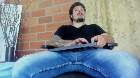 Snapshot of narciso_kh chatting on April 2026 07:22:01 AM deibyd online show from April 2026 07:22:01 AM