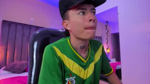 Nascary Fox online show from December 2025 02:00:02 PM