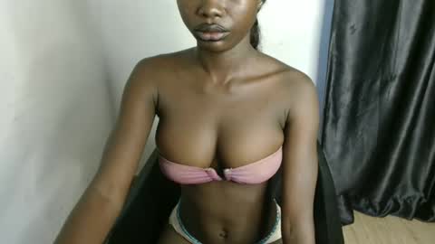 Snapshot of nasty_creamypussyy chatting on February 2026 07:27:02 AM Mila online show from February 2026 07:27:02 AM