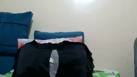 Snapshot of nastybella_1 chatting on November 2025 12:17:01 PM Bella online show from November 2025 12:17:01 PM