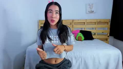 Snapshot of natalia54_ chatting on October 2025 09:35:02 PM NATI online show from October 2025 09:35:02 PM