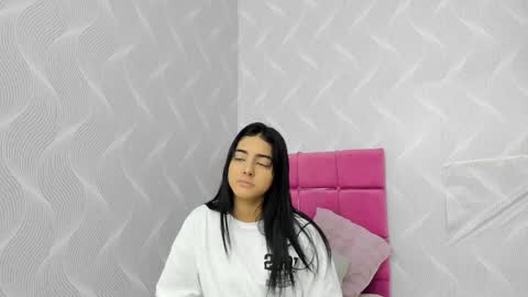 Snapshot of natalia_aguirre chatting on January 2025 12:31:01 PM Naty online show from January 2025 12:31:01 PM