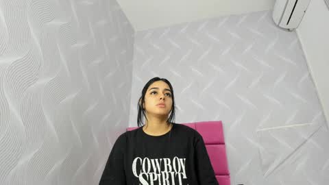 Snapshot of natalia_aguirre chatting on January 2025 12:30:02 PM Naty online show from January 2025 12:30:02 PM
