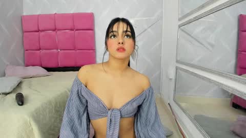 Snapshot of natalia_aguirre chatting on January 2025 03:27:01 PM Naty online show from January 2025 03:27:01 PM