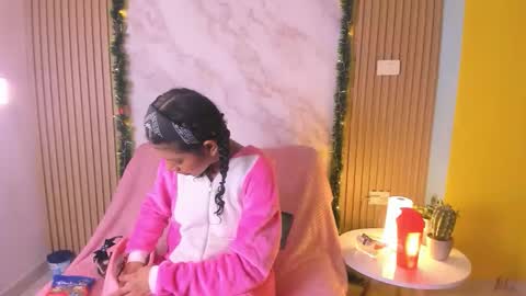 Natalia online show from December 2025 05:04:02 AM