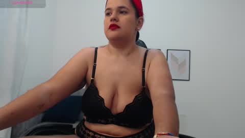 Nathalia online show from October 2025 10:46:02 AM
