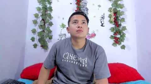 nataliaandjulliam online show from January 2026 04:39:02 AM