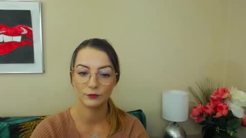 Snapshot of natalie_live chatting on February 2025 07:18:02 AM NatalieSexy online show from February 2025 07:18:02 AM