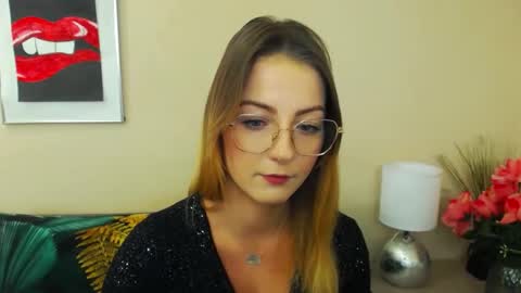 Snapshot of natalie_live chatting on February 2025 07:29:01 AM NatalieSexy online show from February 2025 07:29:01 AM