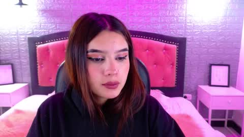 Snapshot of natalie_loffreda chatting on September 2025 02:57:02 AM natalie online show from September 2025 02:57:02 AM
