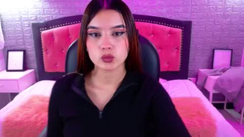 Snapshot of natalie_loffreda chatting on October 2025 03:01:02 AM natalie online show from October 2025 03:01:02 AM