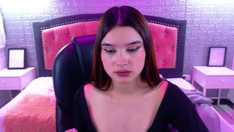 Snapshot of natalie_loffreda chatting on October 2025 03:15:02 AM natalie online show from October 2025 03:15:02 AM