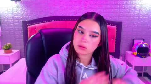 natalie  online show from January 2026 03:31:01 AM