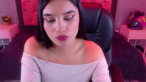 natalie  online show from February 2026 03:46:01 AM