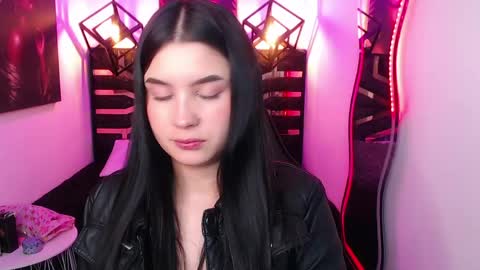 Snapshot of natalie_loffreda chatting on April 2026 08:14:02 PM natalie online show from April 2026 08:14:02 PM