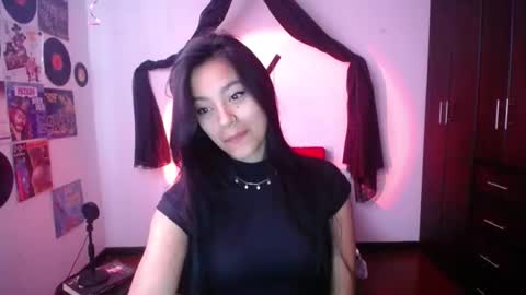 Nataly Escobar online show from December 2024 02:17:02 PM