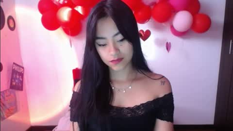 Nataly Escobar online show from February 2025 12:04:02 PM