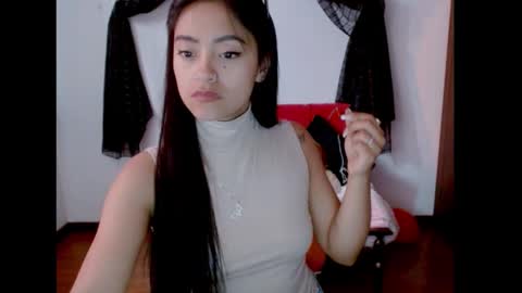 Nataly Escobar online show from February 2025 03:05:02 PM
