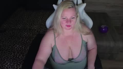 Natalli online show from October 2025 08:09:02 PM