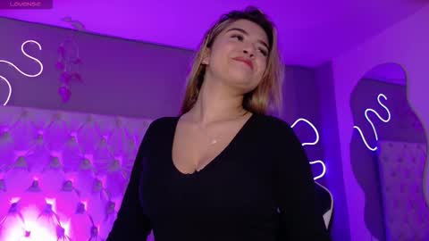 Natasha  online show from November 2025 07:26:01 PM