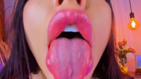 Snapshot of natasha_hartaman chatting on January 2025 02:47:02 PM       online show from January 2025 02:47:02 PM